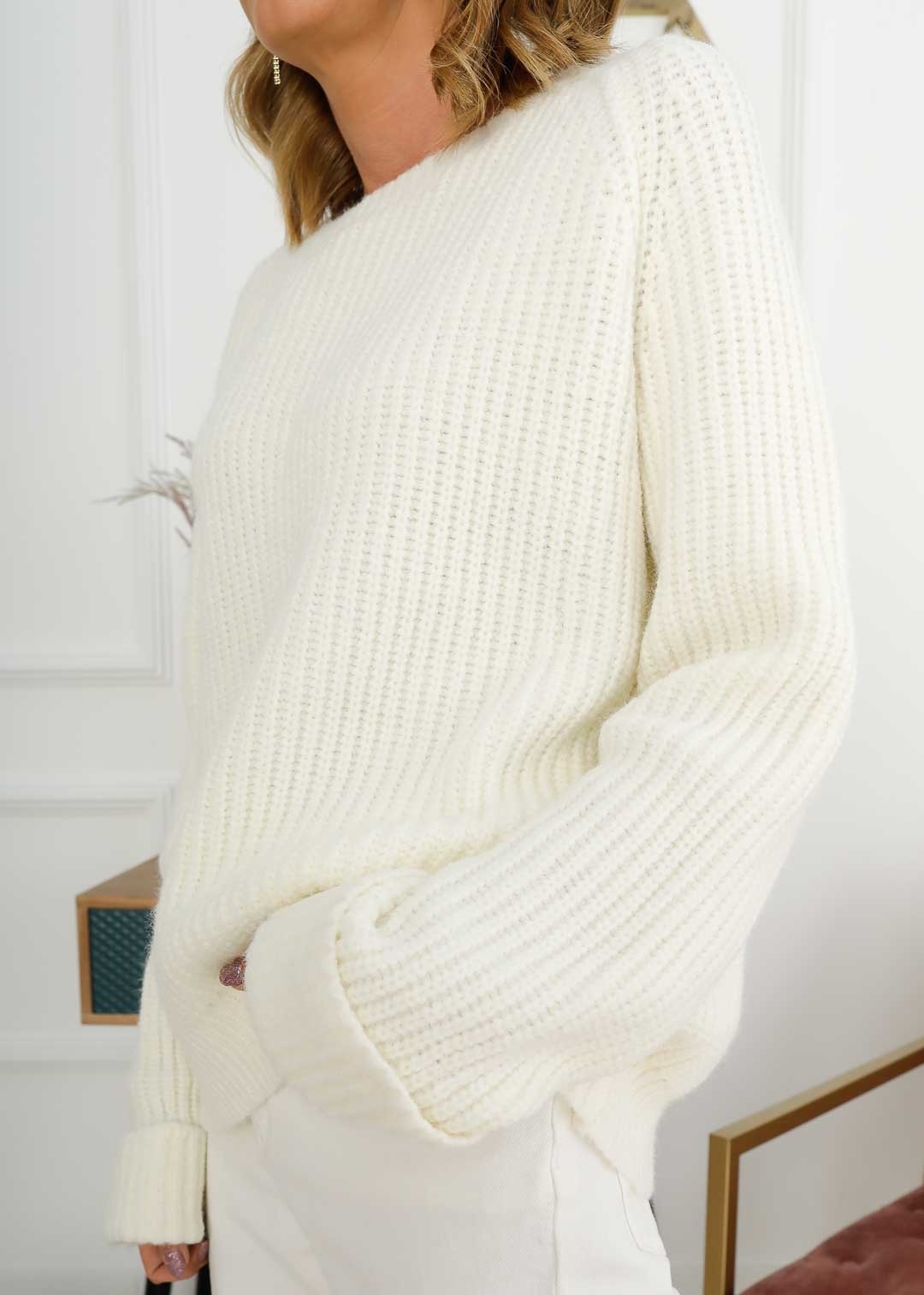 WHITE KNITTED SWEATER
