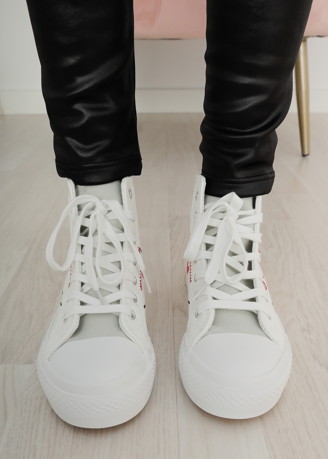 WHITE SNEAKERS WITH BLACK HEARTS
