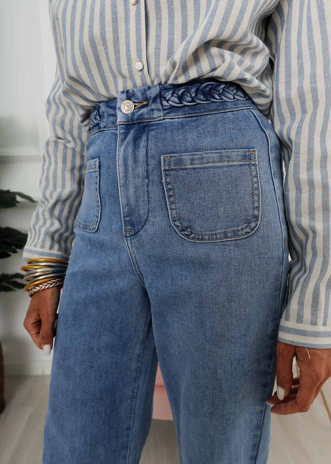 JEANS WITH BRAIDED RIBBON