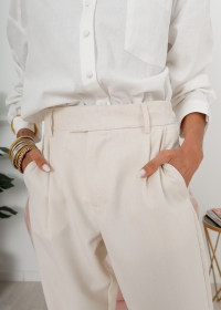 WHITE SHIRT WITH TONE-ON-TONE BUTTONS
