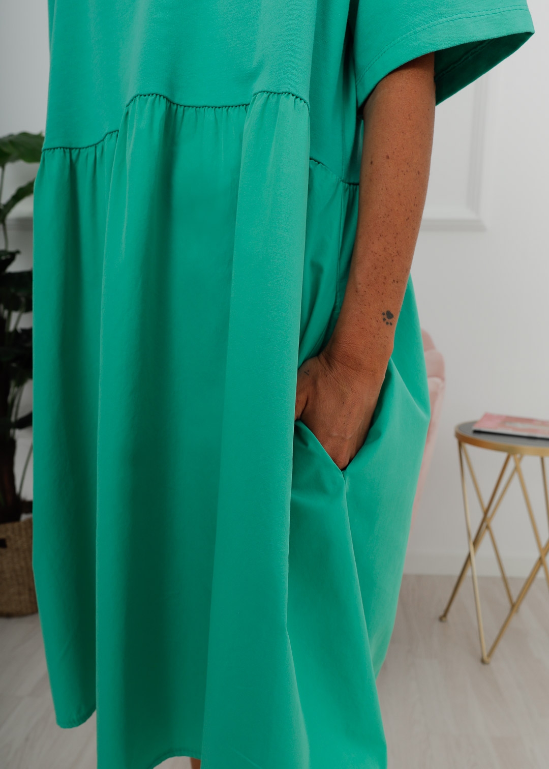 GREEN DRESS WITH SHORT SLEEVE