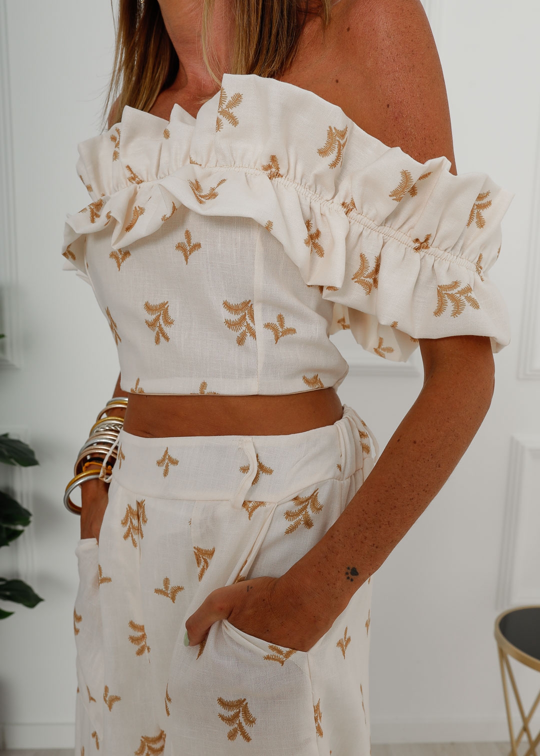 Beige Crop Top And Pants Sent - Women´s Set