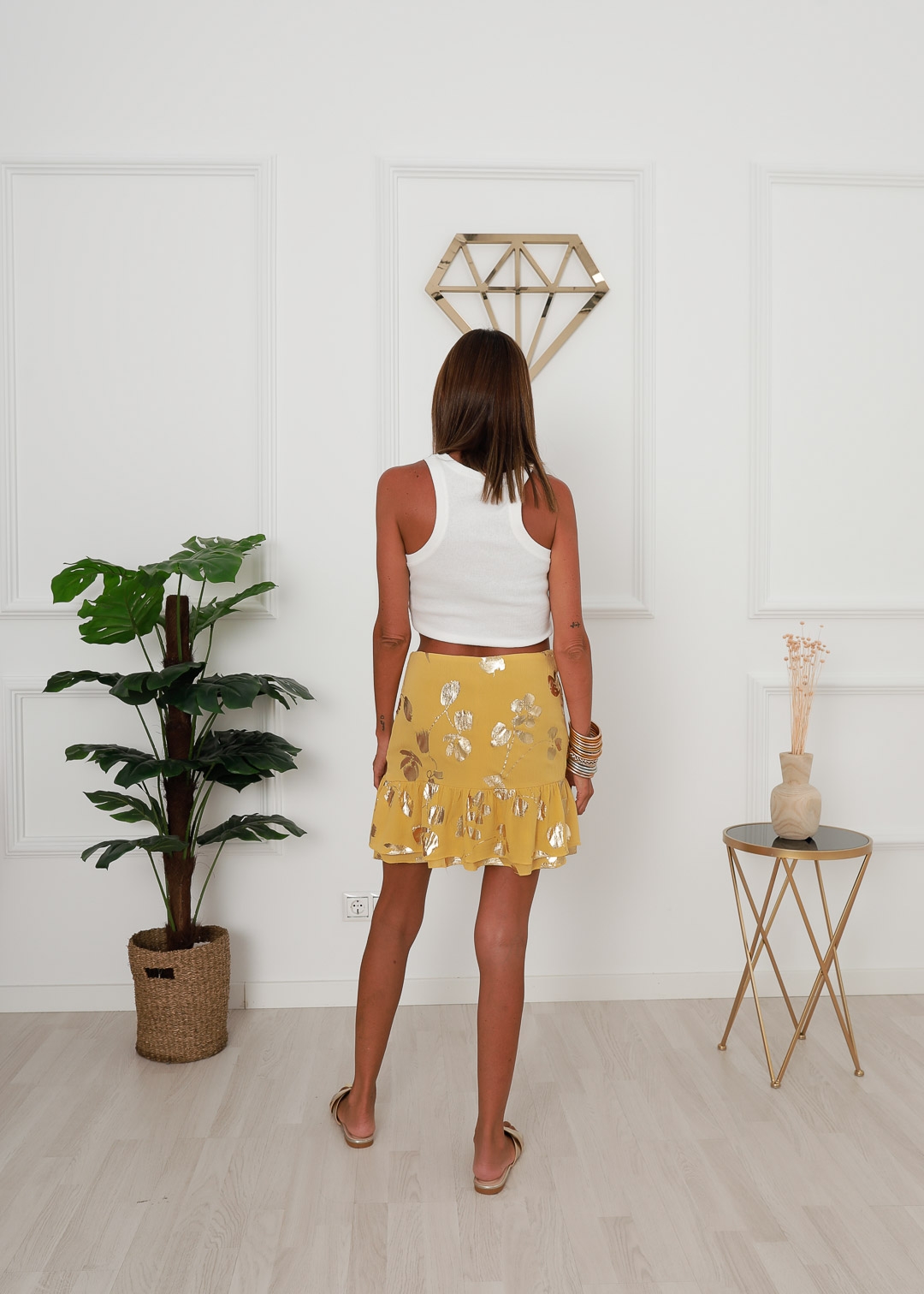 YELLOW SKIRT WITH GOLD DETAILS