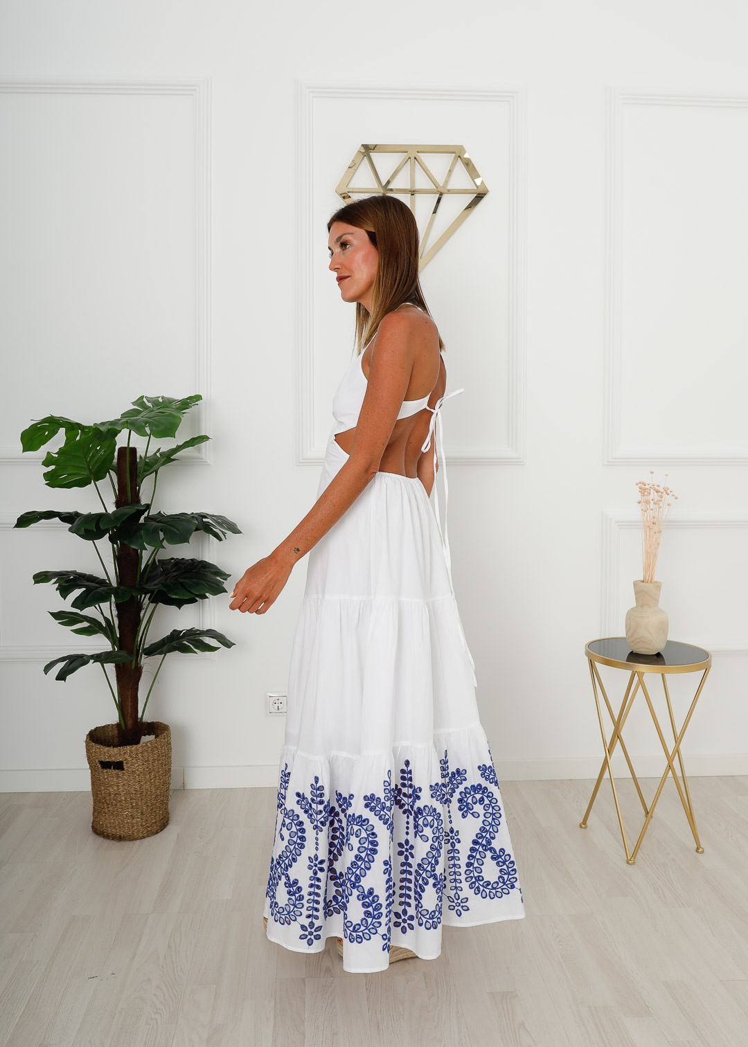 WHITE DRESS EMBROIDERED BLUE