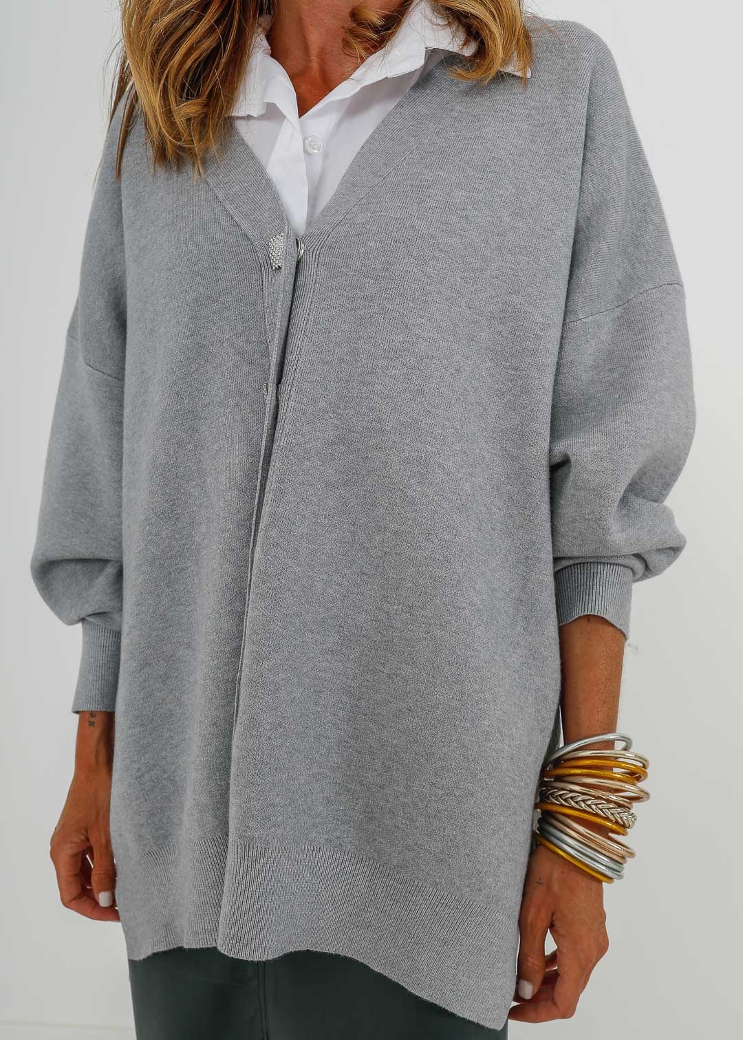 GREY KNITTED CARDIGAN SHINY BUTTONS