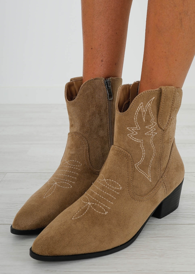 TAUPE COUNTRY BOOTS