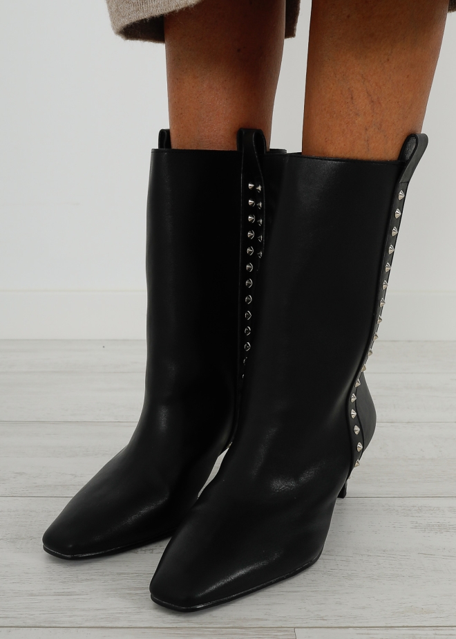 BLACK ANKLE BOOTS WITH STUDS
