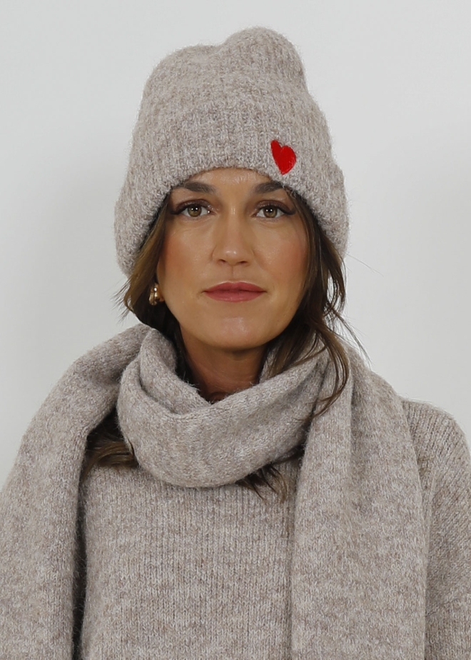 SET SCARF AND HAT TAUPE HEART EMBROIDERED