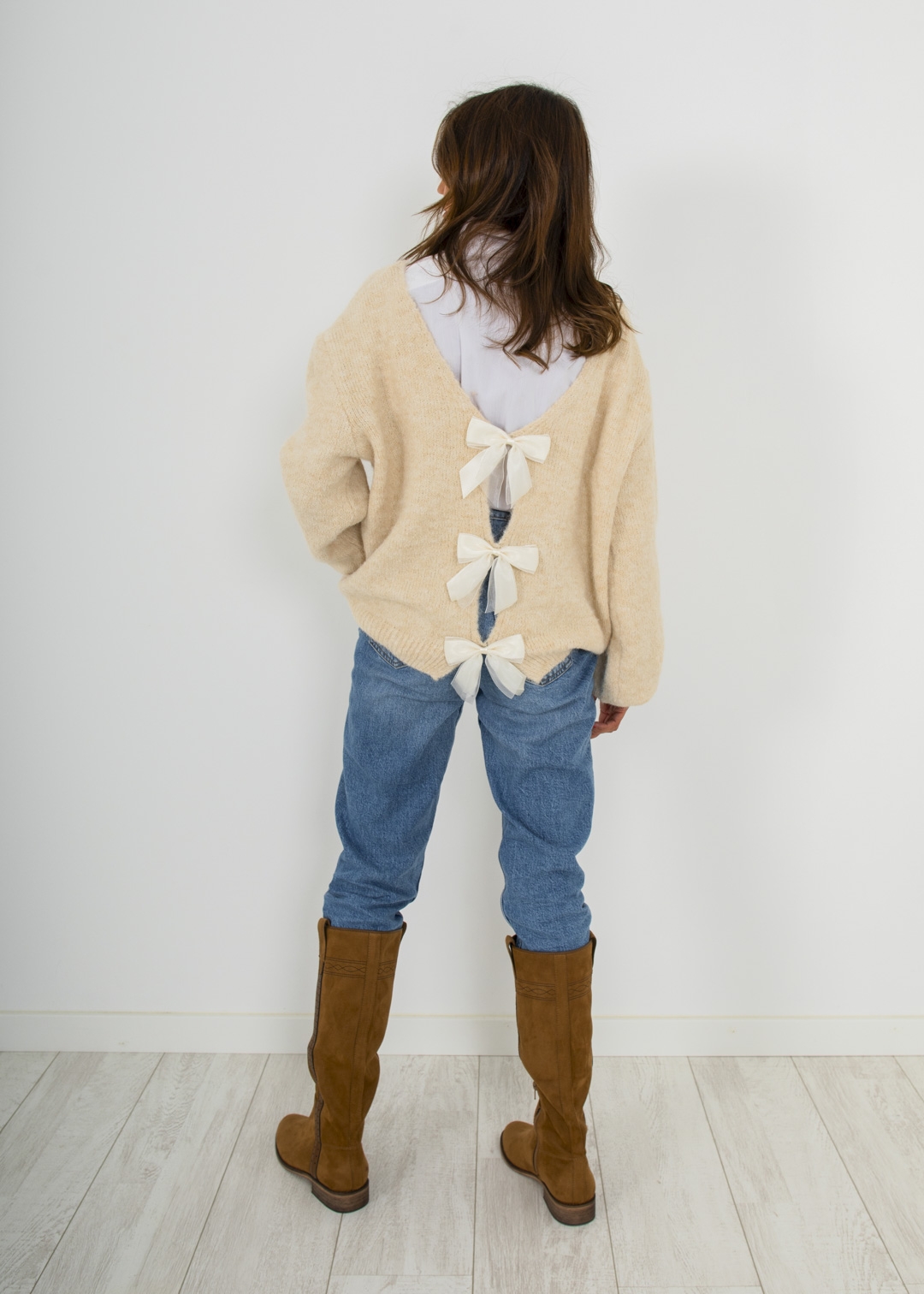 BEIGE SWEATER WITH BOWS