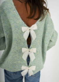 GREEN SWEATER WITH BOWS