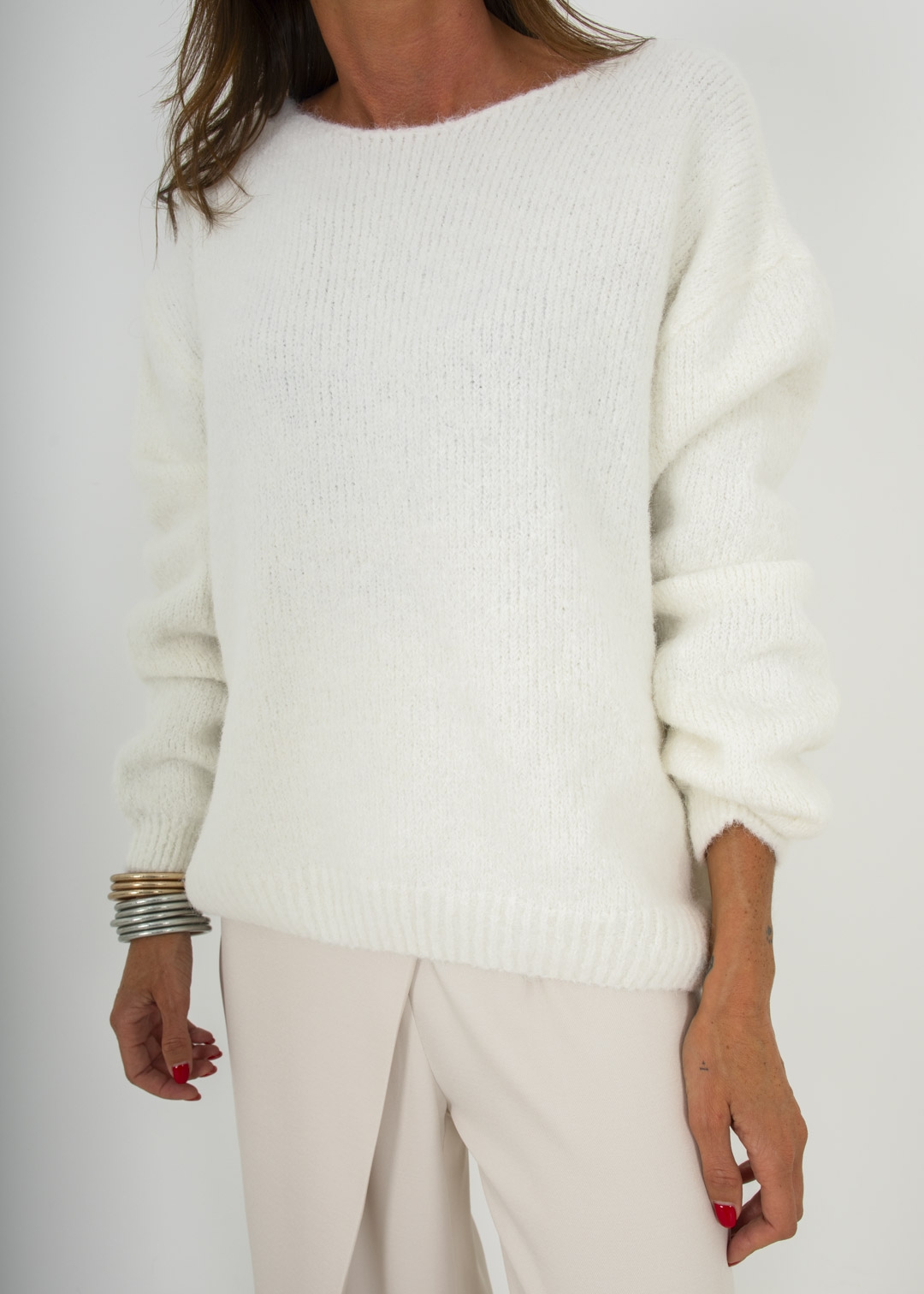 WHITE SWEATER WITH BOWS