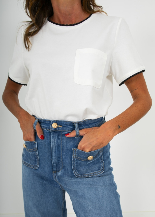 WHITE T-SHIRT WITH BLACK PIPING