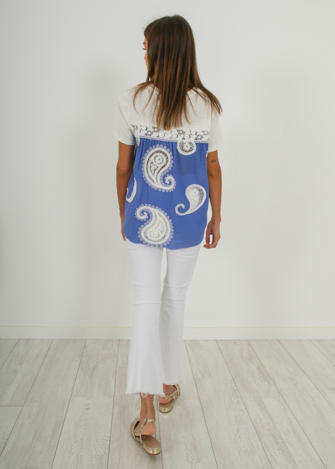 BLUE EMBROIDERED T-SHIRT
