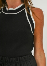 BLACK TOP WITH WHITE PIPING