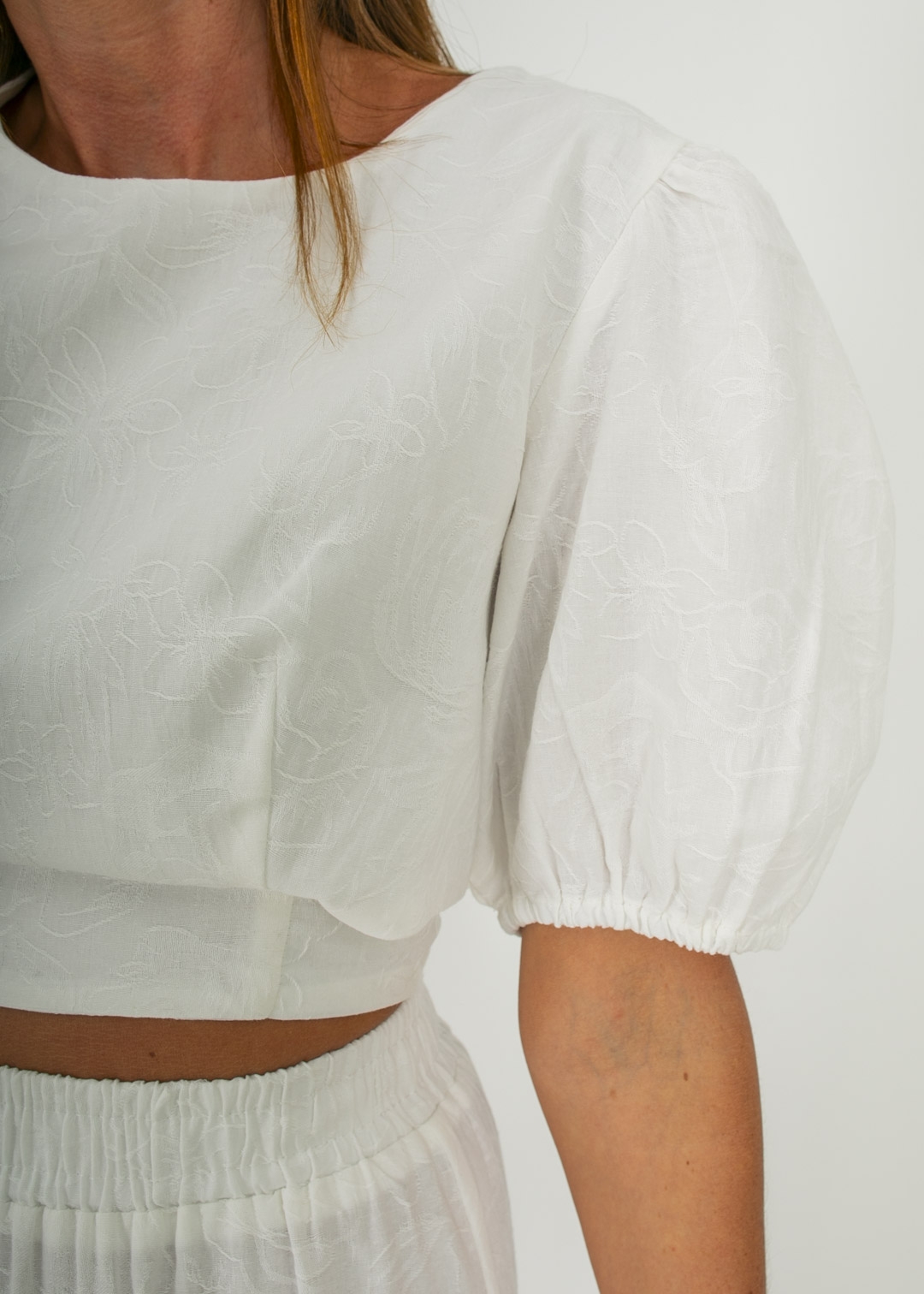 WHITE EMBROIDERED CROP TOP