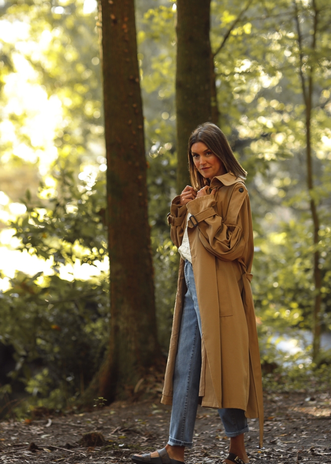 CAMEL TRENCH COAT WITH BELT